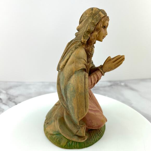 Fontanini Mary Praying Figurine by Roman Inc. Fontanini Heirloom Nativity Decor - Picture 4 of 8